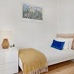 شقة Ab10 Modern With Ac And Balcony