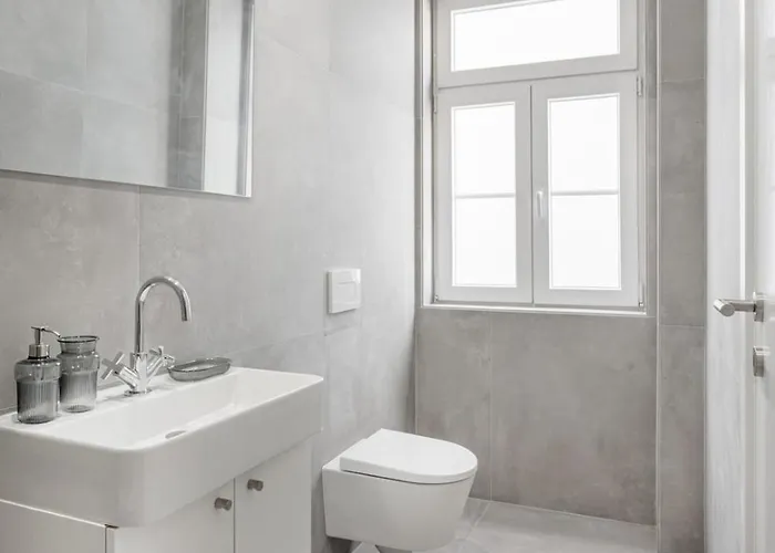 Ab10 Modern With Ac And Balcony *