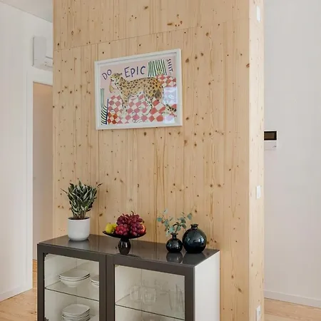 Ab10 Modern With Ac And Balcony *