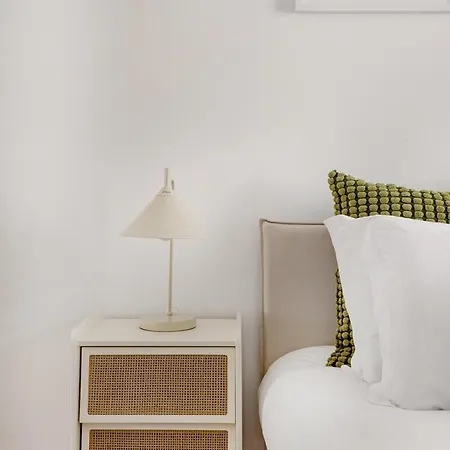 Ab10 Modern With Ac And Balcony *